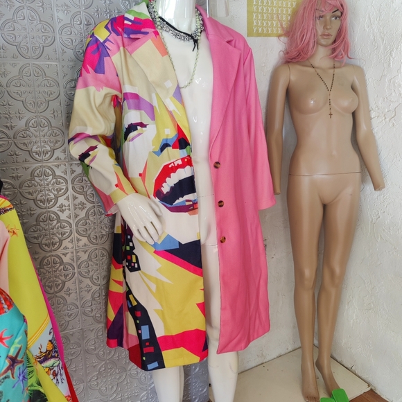 Marilyn Monroe Print Coat - Picture 9 of 9